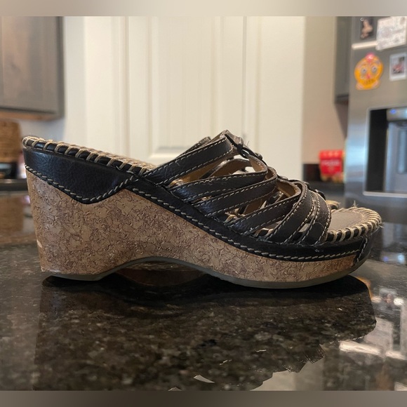 American Eagle Wedge Sandals, Size 6.5 - Picture 7 of 11